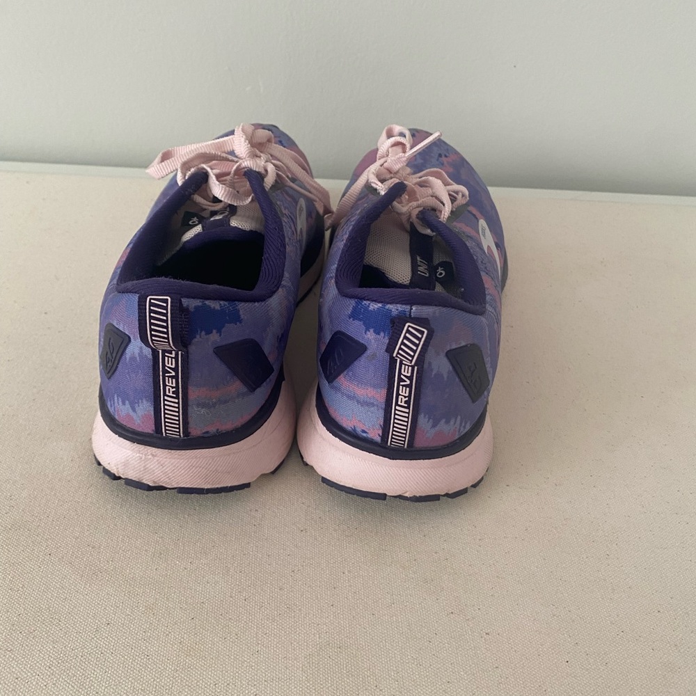 Brooks Women’s Running Shoe - Picture 3 of 6